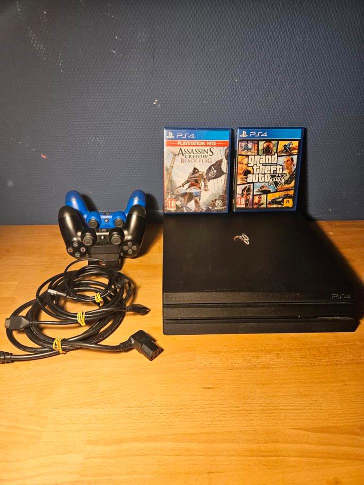 PlayStation 4 Pro 1TB, 2 controllers, 2 games, oplaadstation, Spelcomputers en Games, Spelcomputers | Sony PlayStation 4, Zo goed als nieuw