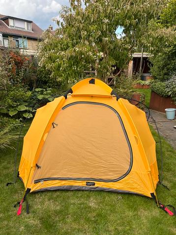 Bever Octagon Wintertent beschikbaar voor biedingen