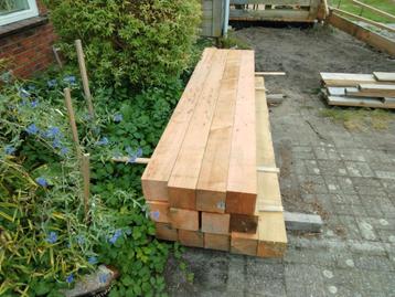 Douglas palen  / balken 15 cm dik en 2,5 meter lang  beschikbaar voor biedingen