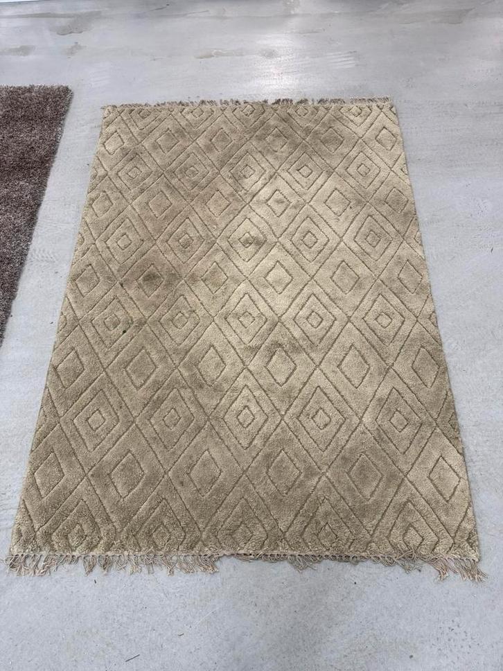 by fonQ Square vloerkleed 170x240 – designer, Huis en Inrichting, Stoffering | Tapijten en Kleden, Zo goed als nieuw, 200 cm of meer