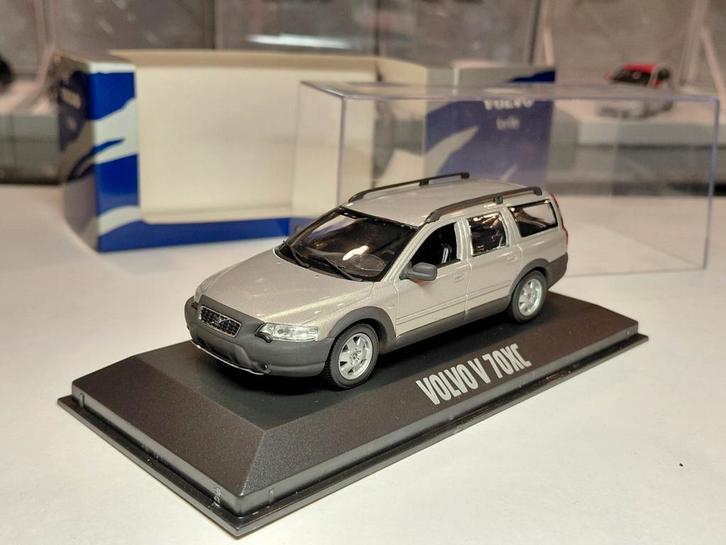 Volvo V70 XC Cross Country 2000-2007 zand 1/43 Minichamps, Hobby en Vrije tijd, Modelauto's | 1:43, Zo goed als nieuw, Auto, MiniChamps