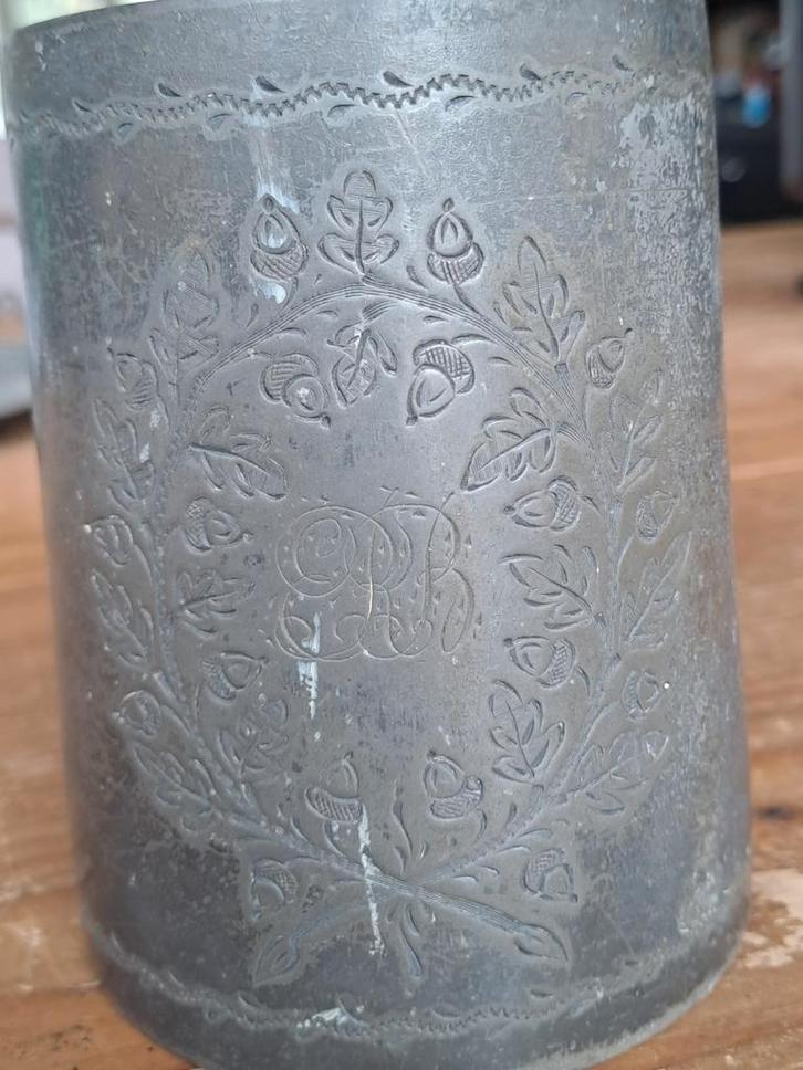 Antieke Tinnen Beker met Gravure R B, Antiek en Kunst, Antiek | Tin, Ophalen of Verzenden