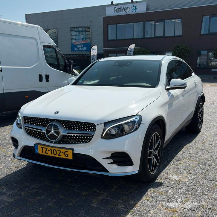 Mercedes-Benz GLC Coupé 250 211pk 4MATIC 9G-TRONIC 2017 Wit, Auto's, Mercedes-Benz, Particulier, GLC, Achteruitrijcamera, Adaptive Cruise Control