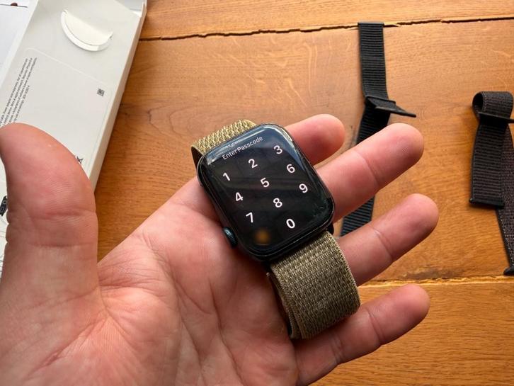 Apple Watch Series 8 - 45mm - Midnight Aluminium, Telecommunicatie, Mobiele telefoons | Apple iPhone, Gebruikt, 128 GB, Ophalen of Verzenden