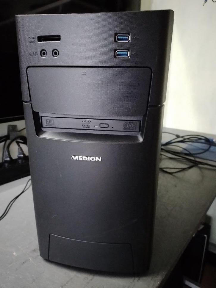 medion i7 6 generatie, Computers en Software, Desktop Pc's, Zo goed als nieuw, 3 tot 4 Ghz, HDD, SSD, 8 GB, Met videokaart, Gaming