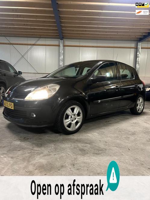 Renault Clio 1.2 TCE Expression NIEUWE KOPPELING EN APK, Auto's, Renault, Bedrijf, Te koop, Clio, ABS, Airbags, Airconditioning