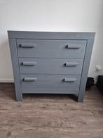 Dennis Woood commode, ledikant en wandplank Steel Grey, Kinderen en Baby's, Kinderkamer | Commodes en Kasten, Ophalen, Gebruikt