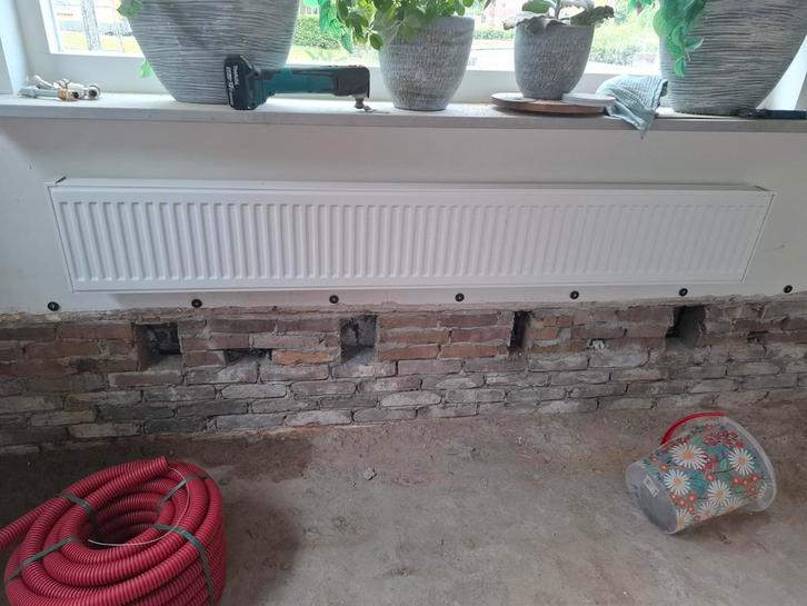 Radiator 200x30 cm te koop, Doe-het-zelf en Verbouw, Verwarming en Radiatoren, Ophalen
