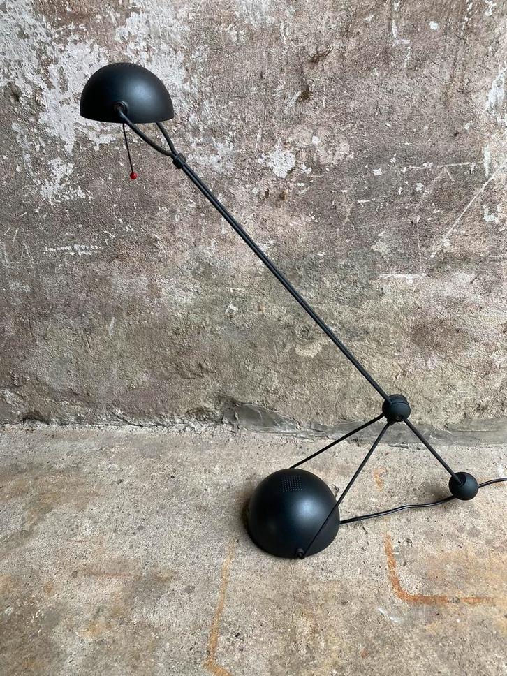 Stefano Cevoli jaren 80 design tafellamp, Huis en Inrichting, Lampen | Tafellampen, Gebruikt, Minder dan 50 cm, Kunststof, Metaal