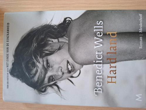 Benedict Wells - Hard land, Boeken, Literatuur, Zo goed als nieuw, Nederland, Ophalen of Verzenden