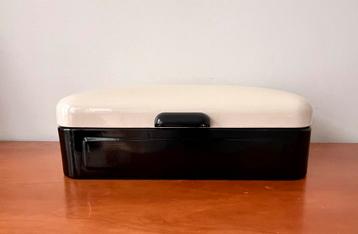 Emaille broodtrommel, crème en zwart, zgan beschikbaar voor biedingen