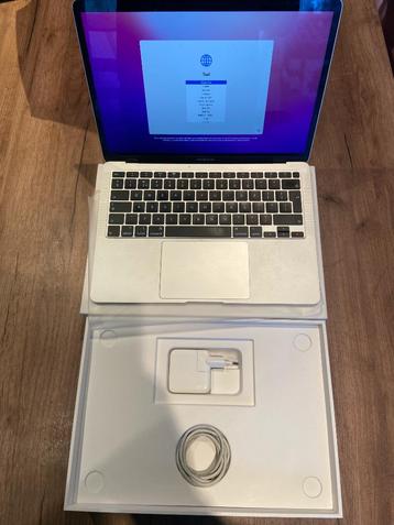 Apple MacBook Air 2021- Retina 13inch, 8GB, 500GB, i5 beschikbaar voor biedingen