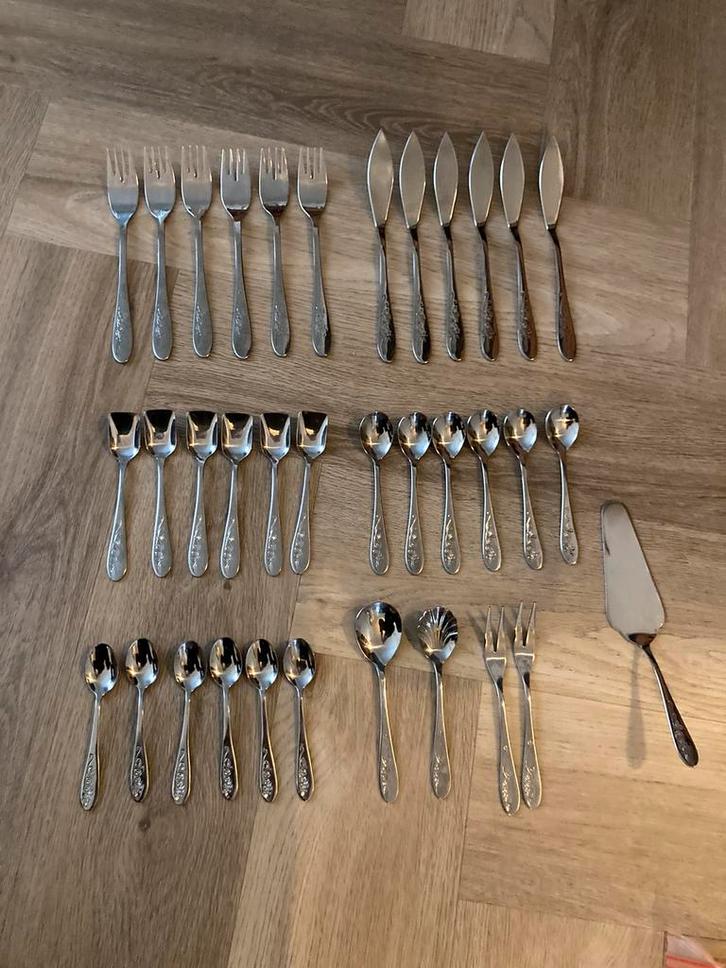 Esmeyer bestek set 6 delig/ vorken, messen en lepeltjes, Huis en Inrichting, Keuken | Bestek, Zo goed als nieuw, Rvs of Chroom