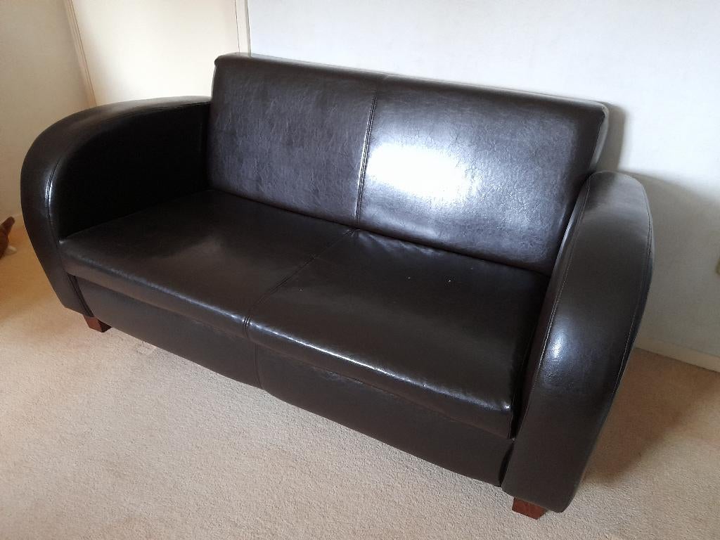 TWEE PERSOONS BRUINE LEREN BANK Breedte 153 cm Diepte 85 cm, Huis en Inrichting, Banken | Bankstellen, Ophalen, Gebruikt, 150 tot 200 cm