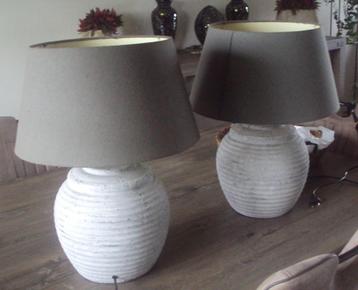 Lampen, tafellamp, grijze kappen, stenen voet, 2x beschikbaar voor biedingen