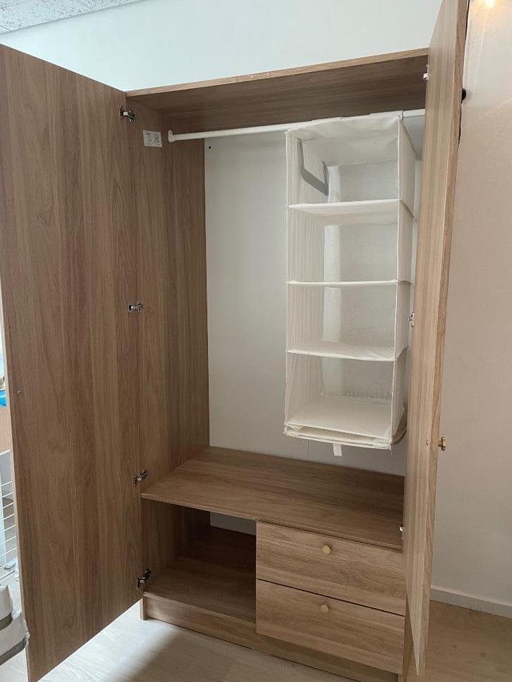 IKEA Vilhatten Kast met gouden handgrepen, Huis en Inrichting, Kasten | Kledingkasten, Zo goed als nieuw, 200 cm of meer, 50 tot 100 cm