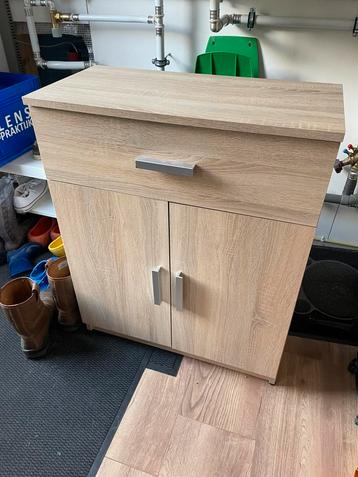 Ikea kast 88hx71bx35.5d beschikbaar voor biedingen