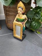 Indonesisch houtsnijwerk spiegel en beeld Indische dame, Huis en Inrichting, Woonaccessoires | Spiegels, Overige vormen, Minder dan 100 cm