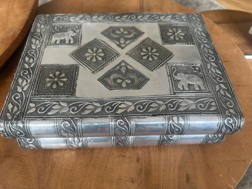 Aziatische Sieradenkist met Olifanten Decoratie, Antiek en Kunst, Antiek | Woonaccessoires, Ophalen of Verzenden