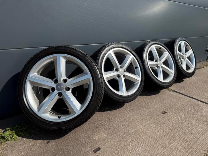 Originele Audi 18 inch velgen Bridgestone Blizz (245/40 R18), Auto-onderdelen, Banden en Velgen, Banden en Velgen, Zomerbanden