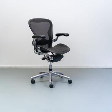 1 Herman Miller Aeron Classic Aluminium maat C beschikbaar voor biedingen