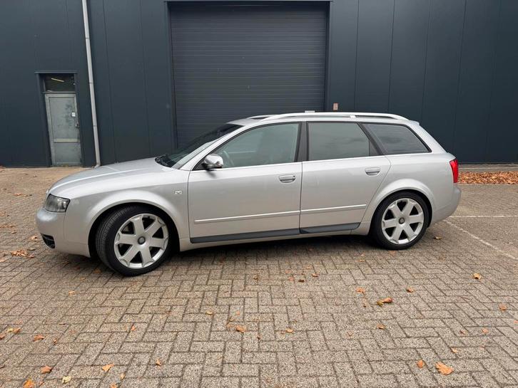 Audi A4 4.2 Avant Quattro V8 253KW AUT 2004 Grijs, Auto's, Audi, Bedrijf, Benzine, G, Stationwagon, Automaat, Geïmporteerd, Zilver of Grijs