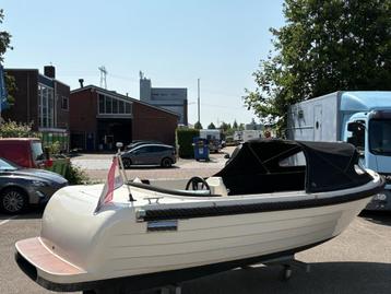 Sloep Admiral 570 Tender + Suzuki 20pk (2021!!) + Zonnedek beschikbaar voor biedingen