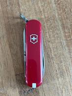 Victorinox Classic zwitsers zakmes met reclame bedrukking ., Caravans en Kamperen, Kampeergereedschap, Ophalen of Verzenden, Zo goed als nieuw