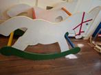 Mooi gekleurd stevig houten hobbelpaard, Ophalen, --, ---, ---