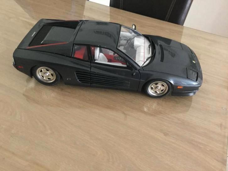 Ferrari 1/8 Pocher 1/8 512TR Testarossa coupè diverse kleure, Hobby en Vrije tijd, Modelauto's | 1:5 tot 1:12, Zo goed als nieuw
