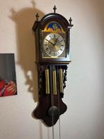 prachtige wandklok met slinger en maanstand., Antiek en Kunst, Antiek | Klokken, Ophalen