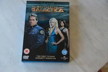BATTLESTAR GALACTICA = Season Two = 6 DVDbox  beschikbaar voor biedingen