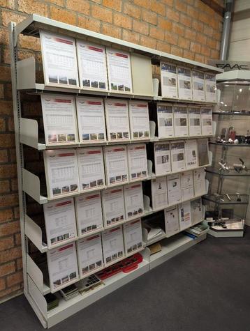 Folder Rek / Tijdschriften Stelling beschikbaar voor biedingen