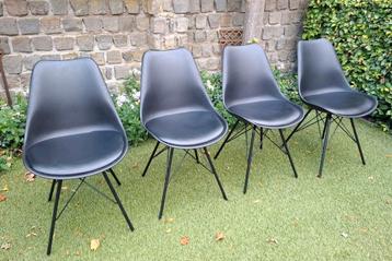 Zwarte eetkamerstoelen 4 beschikbaar voor biedingen