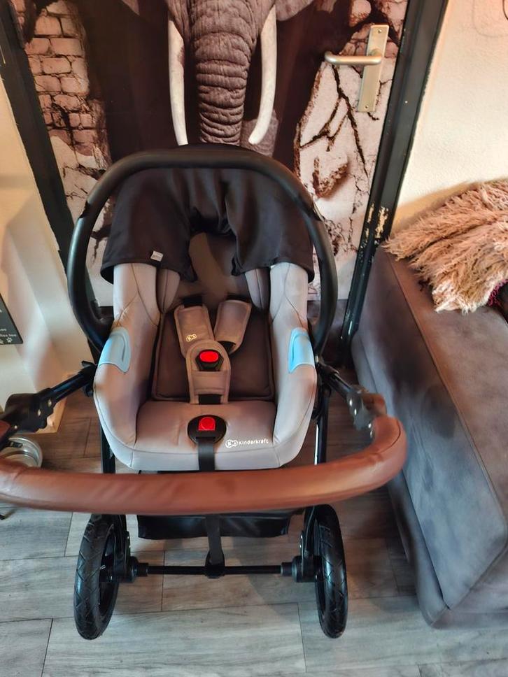 Mooie Kinderwagen + 2 Maxi-Cosi's, Kinderen en Baby's, Autostoeltjes, Zo goed als nieuw, Maxi-Cosi, 0 t/m 13 kg, Autogordel, Ophalen