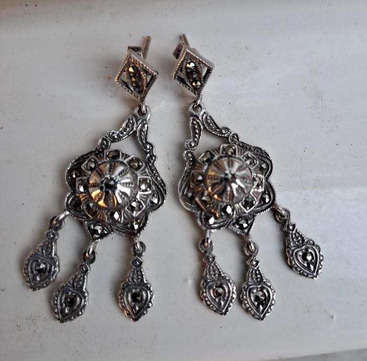 Prachtige zilveren oorhangers met echte Marcasiet.(925)., Sieraden, Tassen en Uiterlijk, Oorbellen, Zo goed als nieuw, Hangers