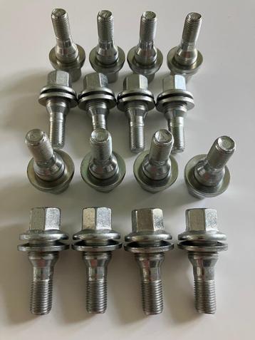 Nieuwe set wielbouten voor lichtmetalen velgen Peugeot beschikbaar voor biedingen