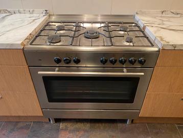 90 cm breed 5 pits gasfornuis beschikbaar voor biedingen