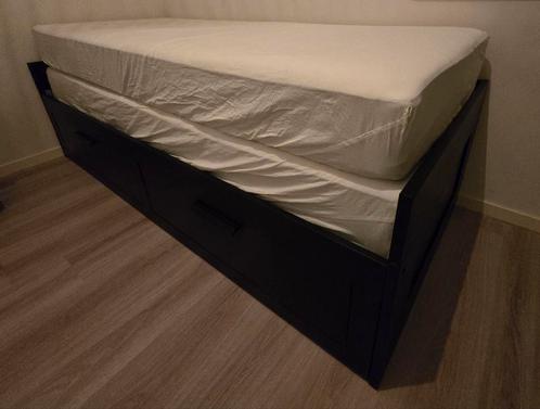 Ikea uitschuifbaar Brimnes bed met lades, Huis en Inrichting, Slaapkamer | Slaapbanken, Zo goed als nieuw, 80 cm, 200 cm, Tweepersoons
