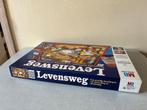 NIEUWSTAAT bordspel: LEVENSWEG jeugdsentiment COMPLEET, Hobby en Vrije tijd, Gezelschapsspellen | Bordspellen, Een of twee spelers