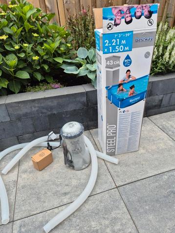 Bestway zwembad 221x150x43 met gloednieuwe pomp beschikbaar voor biedingen