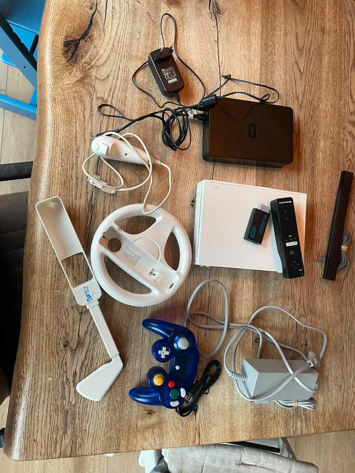 Wii met veel games. Zowel snes/ n64 / gamecube en wii games, Spelcomputers en Games, Spelcomputers | Nintendo Wii, Gebruikt, Met 1 controller