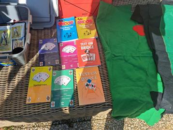 Partij bridge spullen boeken, kaarten, bord etc beschikbaar voor biedingen