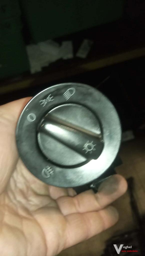Licht schakelaar Volkswagen golf 4, Auto-onderdelen, Dashboard en Schakelaars, Gebruikt, Ophalen of Verzenden