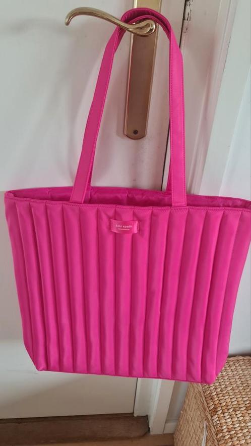 Nieuwe tas Kate Spade roze tote bag quilted fragrances pink, Sieraden, Tassen en Uiterlijk, Tassen | Damestassen, Nieuw, Schoudertasje