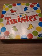 Twister Bordspel - Klassieker!, Hobby en Vrije tijd, Gezelschapsspellen | Bordspellen, Ophalen, Vijf spelers of meer, Zo goed als nieuw