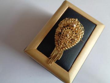 Zeeuwse gouden broche/ hanger,  West Brabant beschikbaar voor biedingen