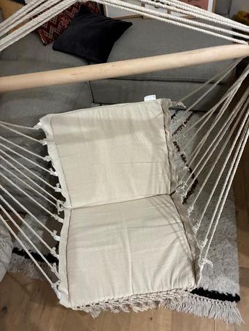 Comfortabele Hangstoel - Relaxen maar! beschikbaar voor biedingen