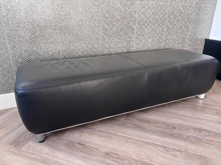 Zwarte leren Bankje 150 x 50 cm, Huis en Inrichting, Banken | Voetenbanken en Poefen, Zo goed als nieuw, 50 tot 75 cm, 125 cm of meer