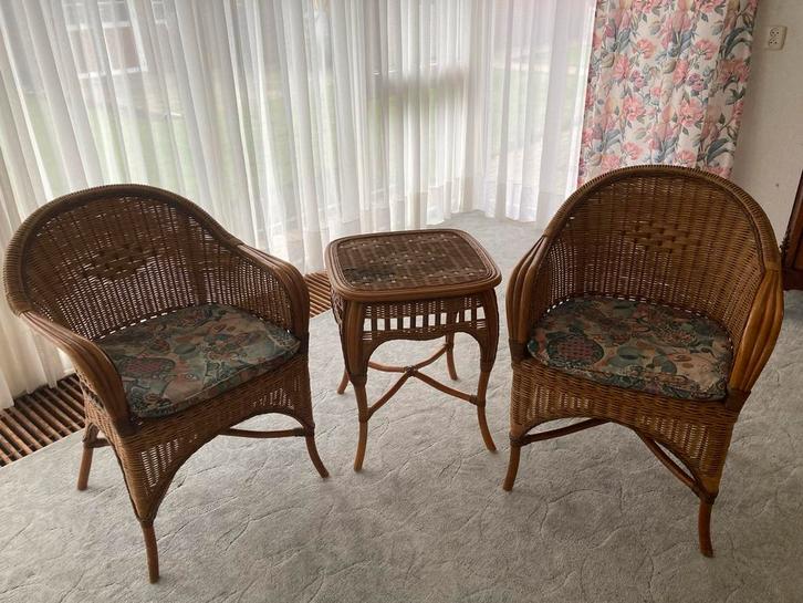 Vintage Rotan Zitset met Tafel, Huis en Inrichting, Stoelen, Gebruikt, Twee, Riet of Rotan, Bruin, Ophalen of Verzenden